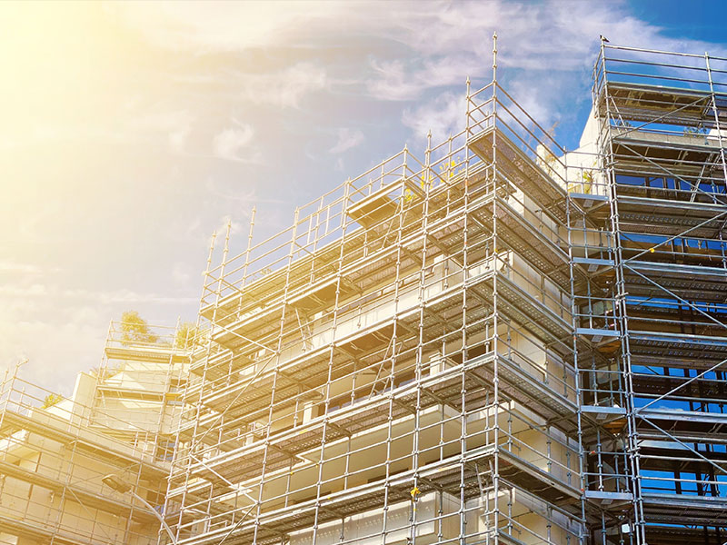 Hand in Hand mit Bauträgern Ansicht einer Großbaustelle für Wohnimmobilien